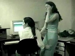 L&eacute;sbicas no escrit&oacute;rio